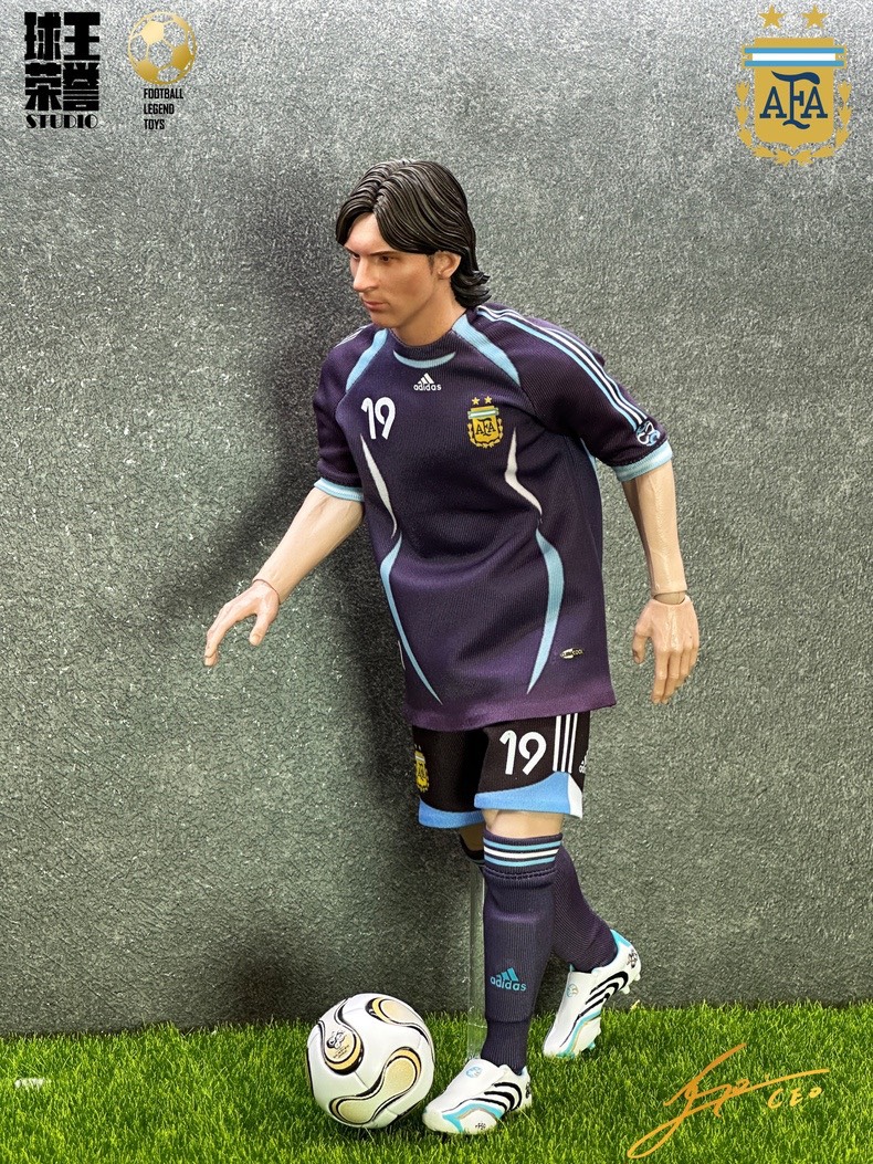 messi young